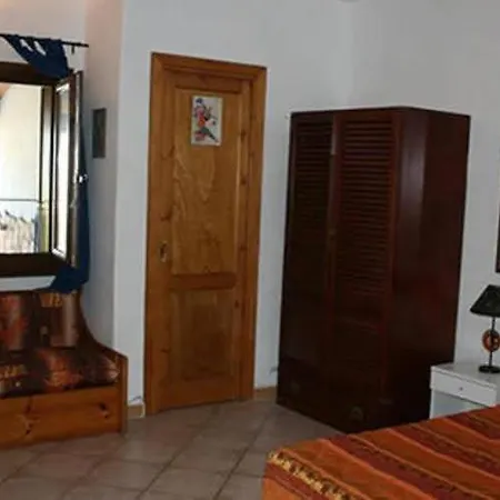 Appartamenti Holiday Porto Ottiolu * Порто-Оттиолу